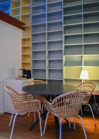 Privatunterkunft Private 4p Top Floor - *