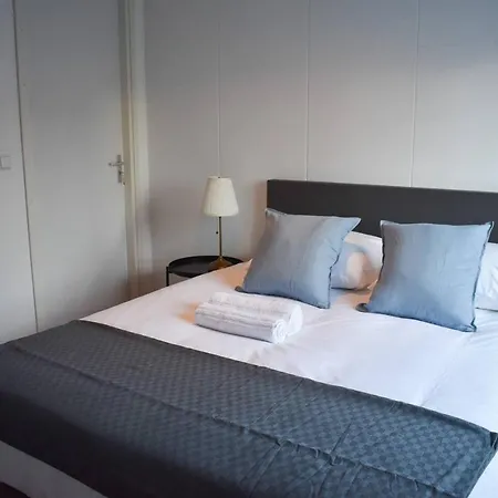 Private 4p Top Floor - Privatunterkunft *