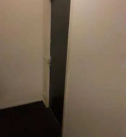 ベッド・アンド・ブレックファスト Charlotte, Not For Parties, Not A Hotel, With Shared Bathroom, No Kitchen