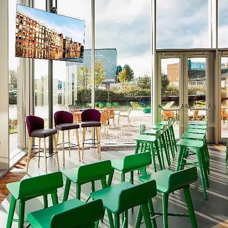 Yotel Hotel 4*