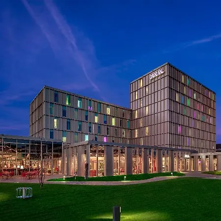 Yotel Hotel 4*
