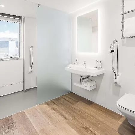 Yotel Hotel 4*