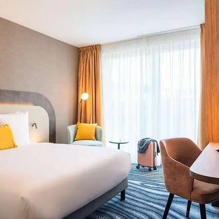 Mercure North Station 4*