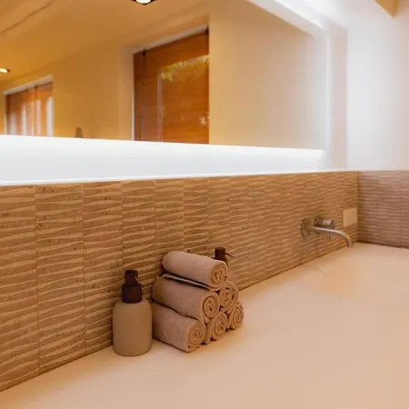 Newly Renovated Luxurious 200 Sqm Loft In Centre