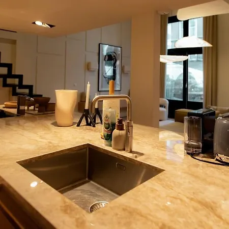 Newly Renovated Luxurious 200 Sqm Loft In Centre 公寓 *