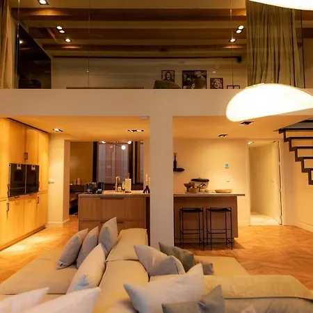 Newly Renovated Luxurious 200 Sqm Loft In Centre 公寓 *