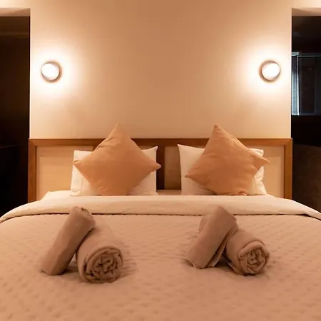 Newly Renovated Luxurious 200 Sqm Loft In Centre *