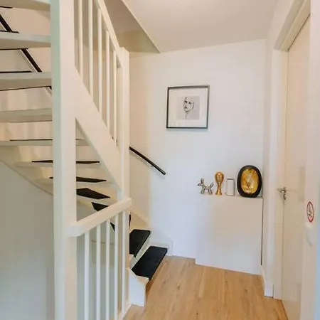 Villa Brand New Luxurious 6 Bedroom In