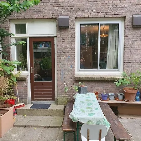 Appartement Met 2 Slaapkamers En Tuin In Amsterdam