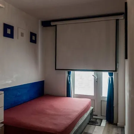 Semesterbostad 2 Double Bed In Sunny House In West *