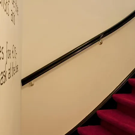 Hotel Rembrandt Square Center 3*