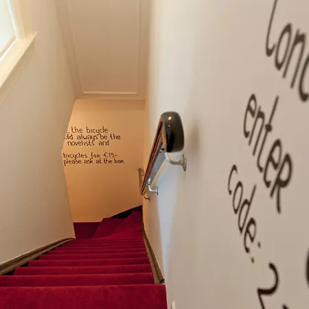 Rembrandt Square Center Hotel