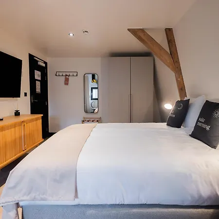 Отель Limehome Leidsekruisstraat