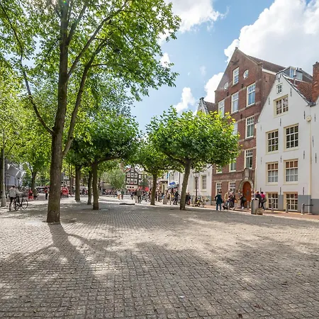 Elegant & Unique Canal House In Famous Canal Area