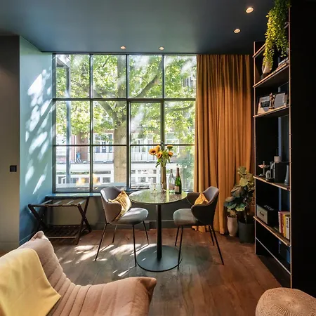 Luxurious In Vondelpark/museum District Bed & Breakfast 2*