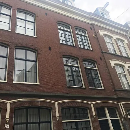 ベッド・アンド・ブレックファスト Kerkstraat 2*