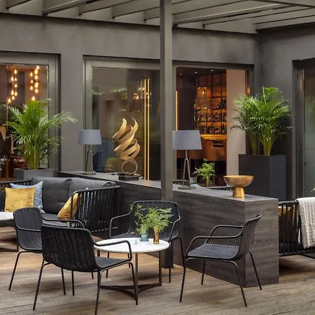 Hotel Anantara Grand Krasnapolsky 5*