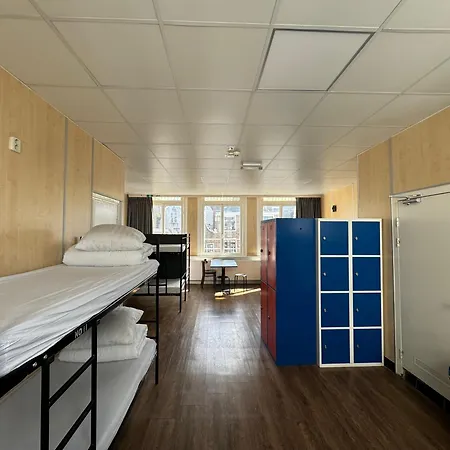 Xplore Hostel *