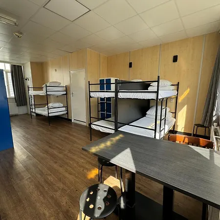 Xplore Hostel