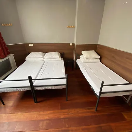 Hostel Xplore *
