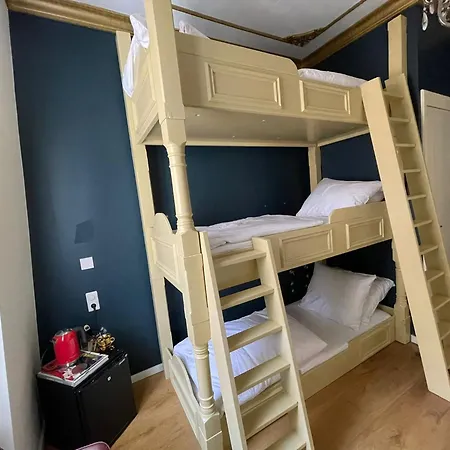 Hotel Rembrandt Square Center 3*