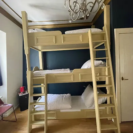 Rembrandt Square Center 3*
