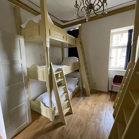 Rembrandt Square Center Hotel 3*