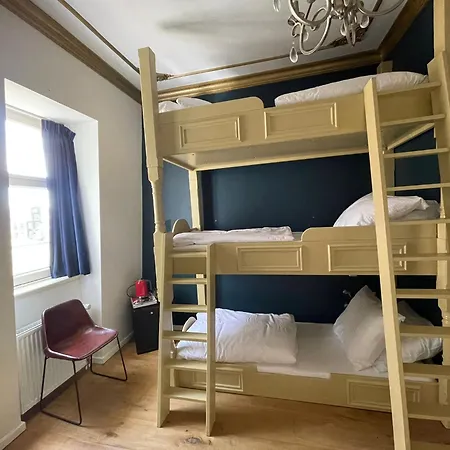 Rembrandt Square Center 3*