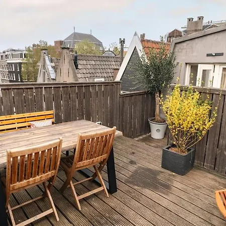 아파트 Rooftop Retreat