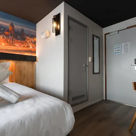 Botel Hotel 3*