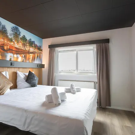 Hotel Botel 3*