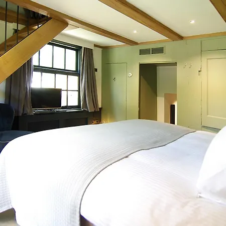 Authentic - De Vergulden Eenhoorn Hotel