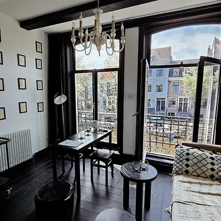 Frühstückspension The Black Beauty Private With Canal View From 1799 Amsterdam