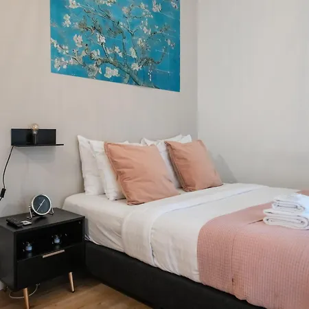 דירה North With Patio For 2
