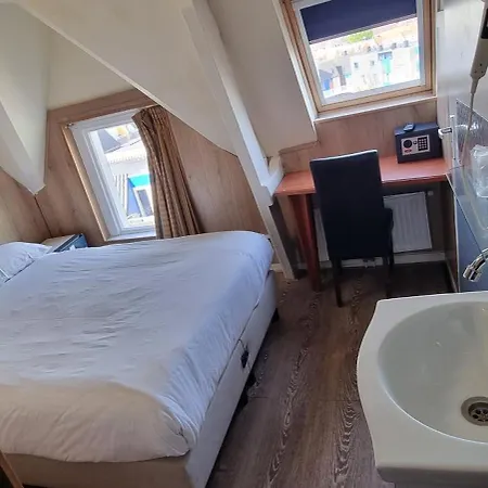 Hotel Isis