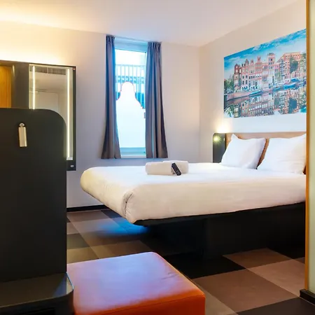 Easyhotel Arena Boulevard Hotel 2*