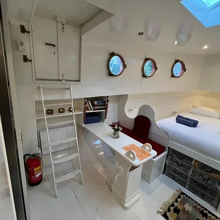 Rum i privatbostad Woonboot Josja Amsterdam