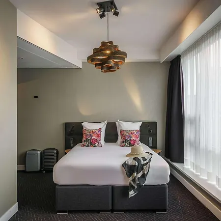 Hotel Mercure Sloterdijk Station 4*