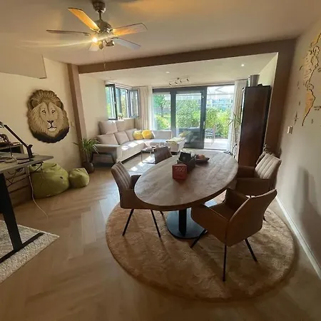 Lägenhet Luxe Bij Zuidas Met Tuin En Buitendouche