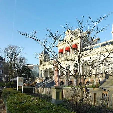 公寓 Spacious At Park And Museum
