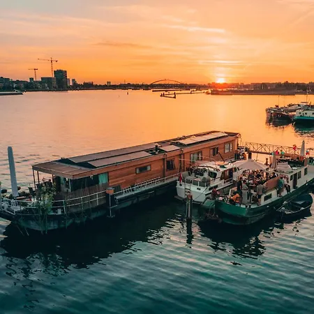 Casey's View House Boat