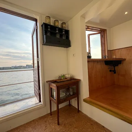 Couette-café Casey's View House Boat Amsterdam