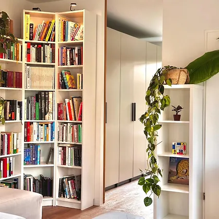 Cozy Retreat With Park Views And Free Parking Διαμέρισμα *