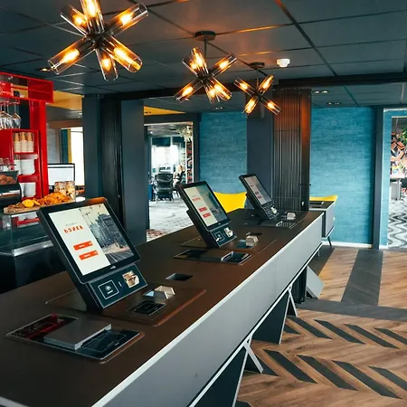 Hotel Botel 3*