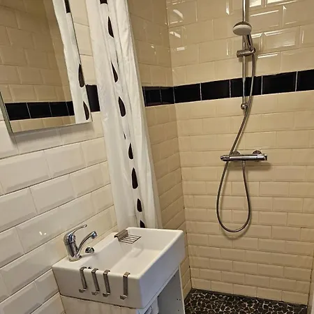 Very In Durgerdam, With Private Garden, Free Parking, Pets Allowed