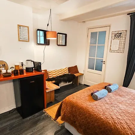 En-suite In Historic Canalhouse From 1729 Frühstückspension