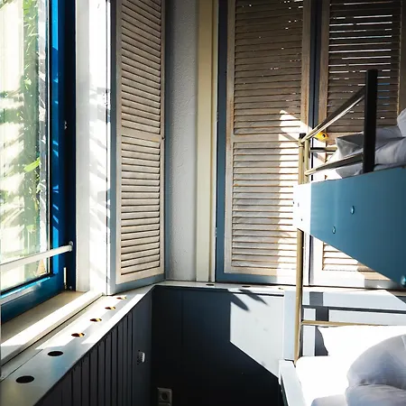 Teleport Hotel