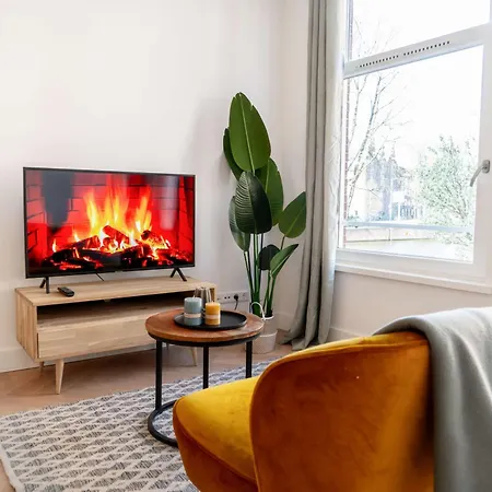 Lägenhet Cozy One Bedroom At Centrum