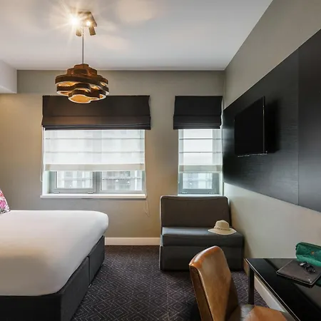 Mercure Sloterdijk Station Hotel
