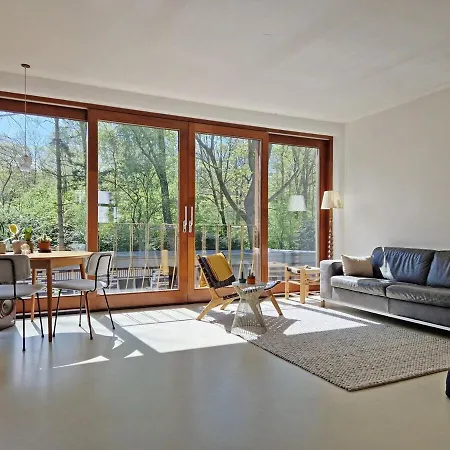 House With Parkside View Appartamento *